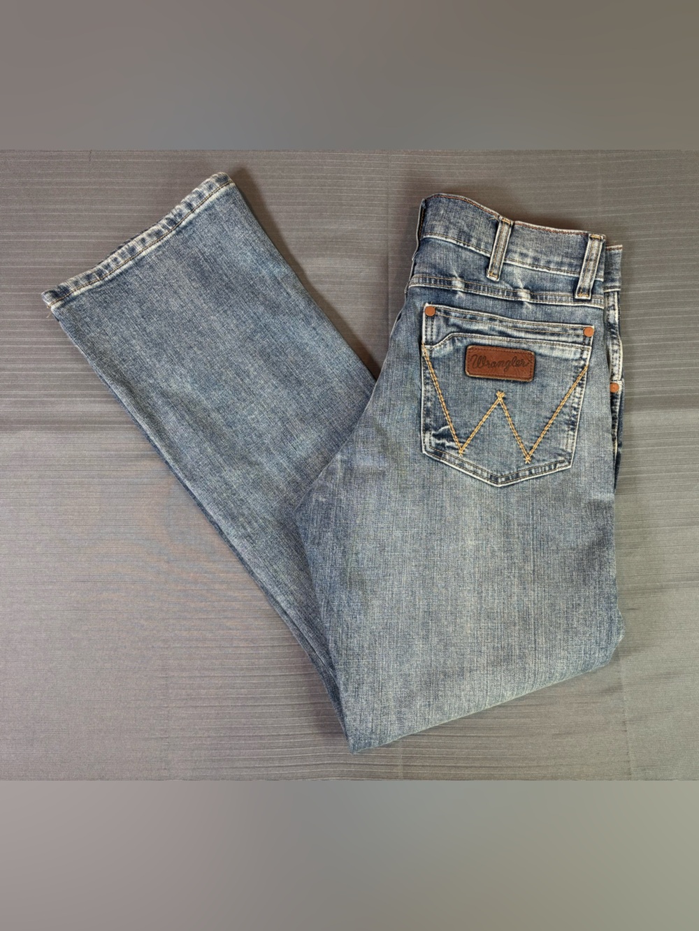 Wrangler Retro Relaxed Bootcut Jeans 30x32 Light Wash Western Denim